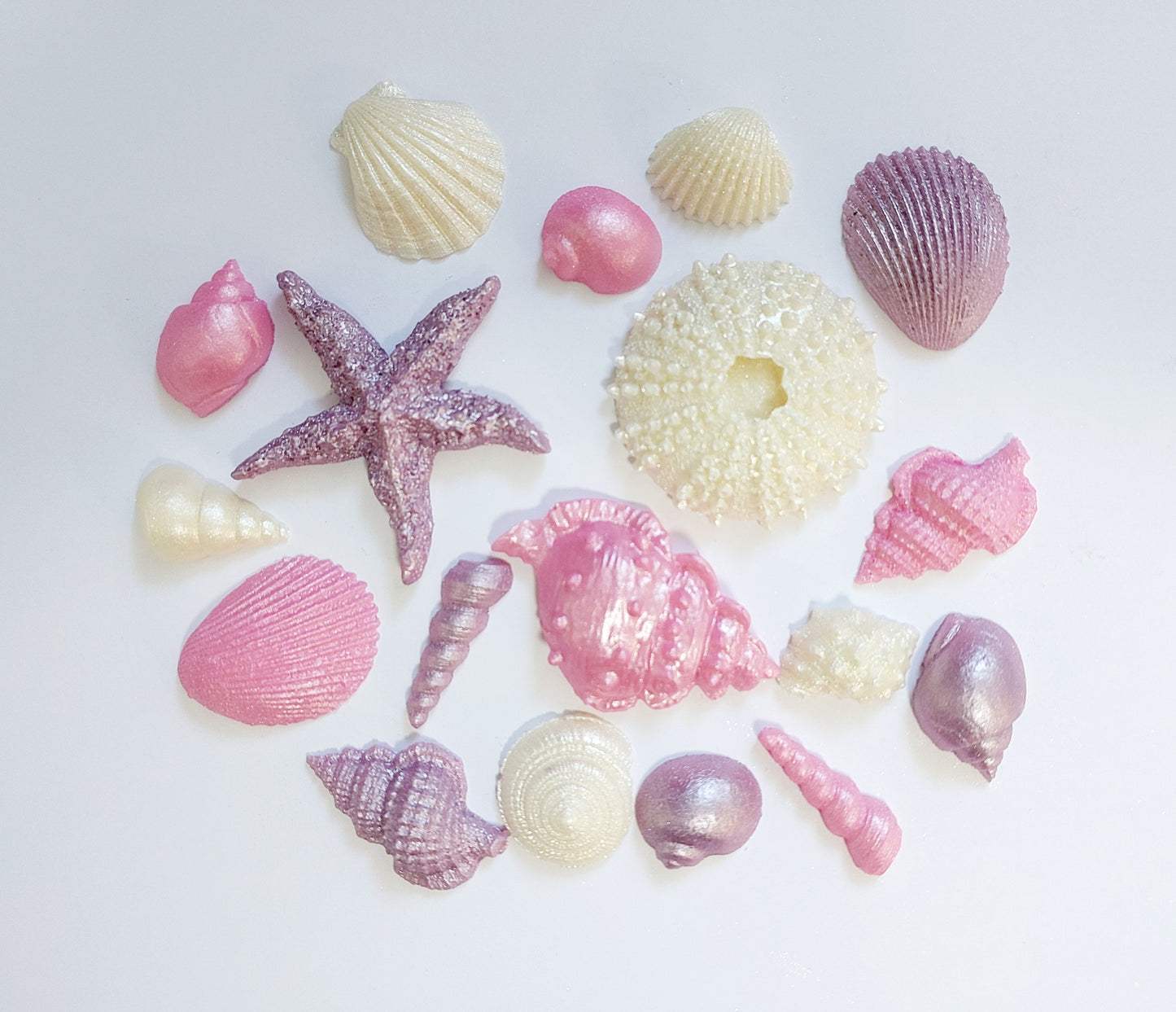 Edible Sea Shells – Chocolate Cake Decorations in Rose, Lilac & Cream (Set of 18)
