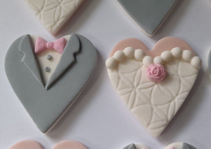Bride & Groom Cupcake Toppers x 12 - Edible Cake Decoration