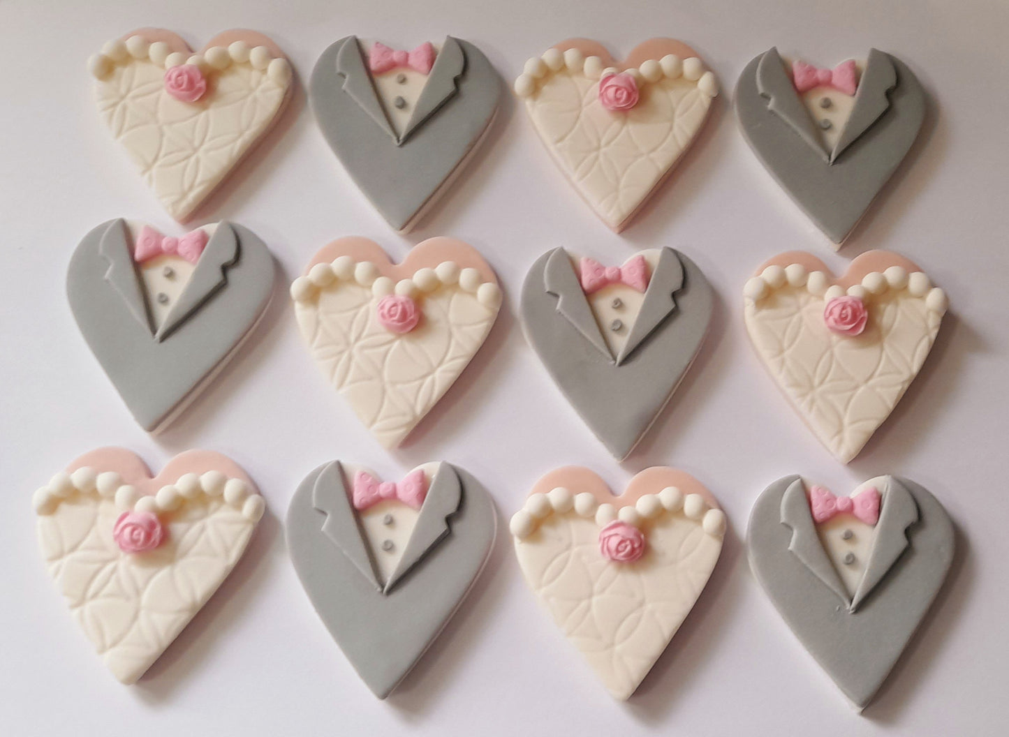 Bride & Groom Cupcake Toppers x 12 - Edible Cake Decoration