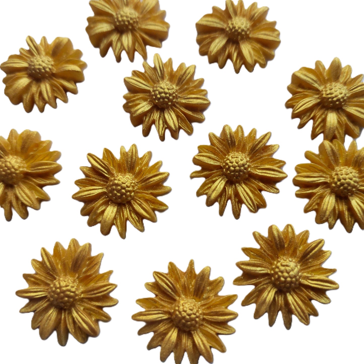 Twelve gold daisies, edible fondant icing decorations by Cake Candy NZ