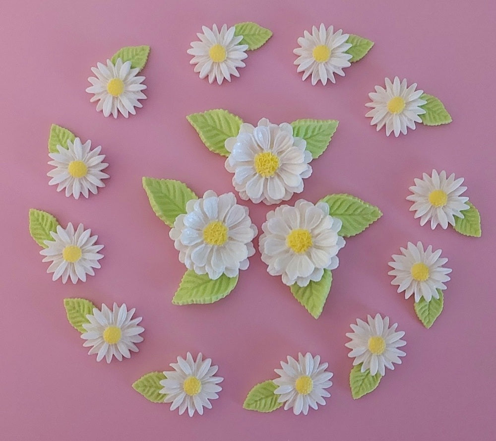 Daisies and leaves, edible fondant icing decorations by Cake Candy NZ