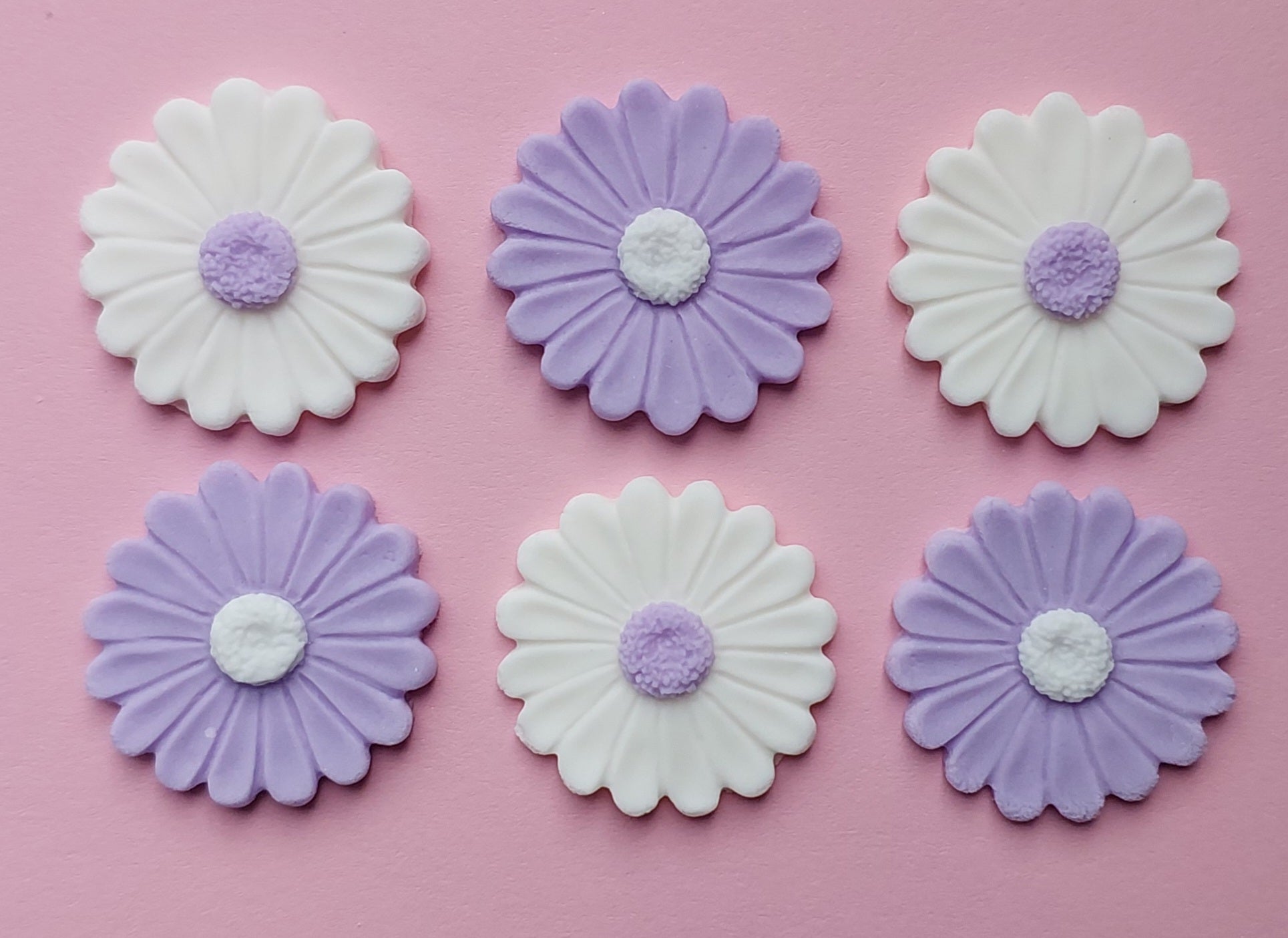 White and lilac daisies, edible fondant icing decorations by Cake Candy NZ